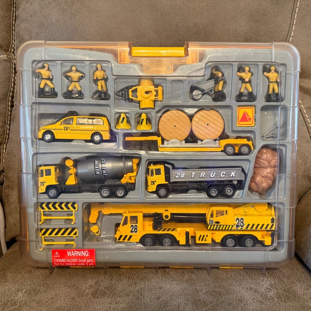 Fast Lane Die Cast 20-Pc Construction Set‎ with Carry Case Toys R Us